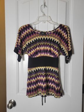 Byer California Y2K Purple, Yellow and Black Chevron Waistband Tunic Top.  Size